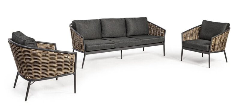 Set di mobili da esterno in rattan e tessuto scuro, perfetto per giardini e patio.