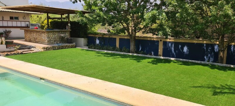 pasto sintético y muros verdes para oficinas Softline