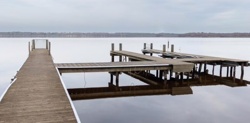 Floating dock safety