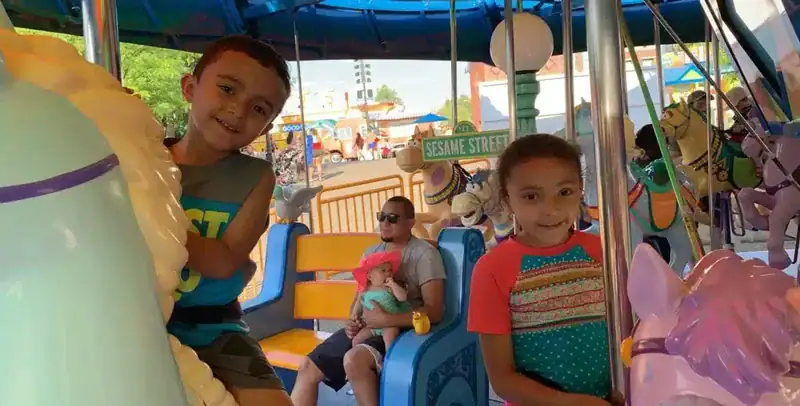 Children at Sesame Street Park in Pennsylvania. Photo by @pimi_adventures