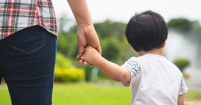 Điều kiện để thay đổi họ của con sau ly hôn.