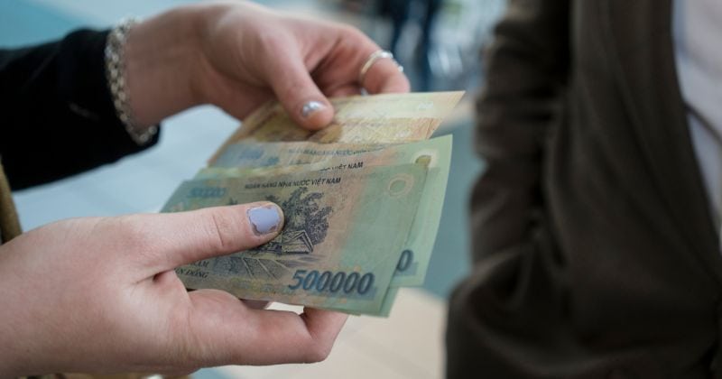 Đóng phạt hành chính khi vượt đèn đỏ