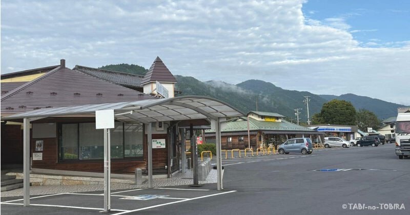 岐阜県道の駅花街道付知 駐車場の様子