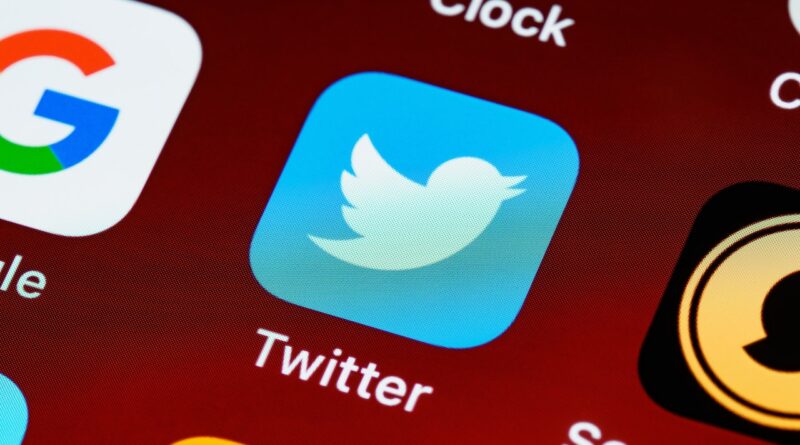 What Gets Your Social Media Posts Noticed?