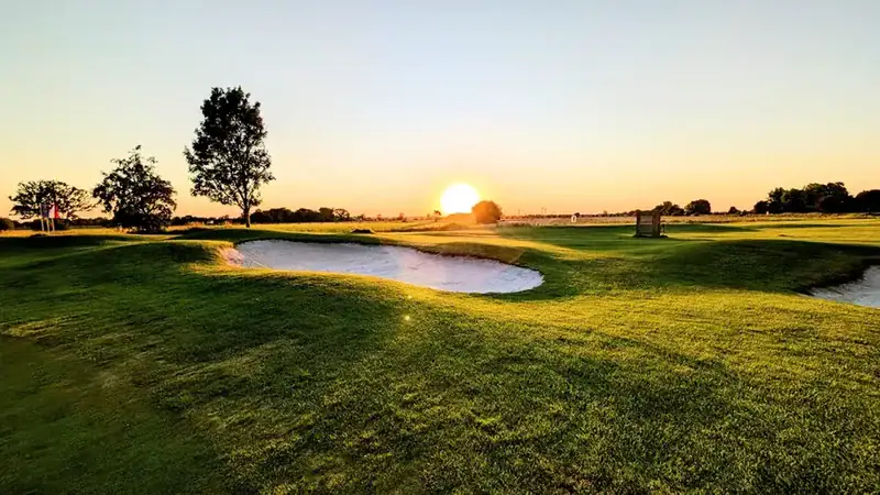 gl2 sonnenuntergang golfplatz2