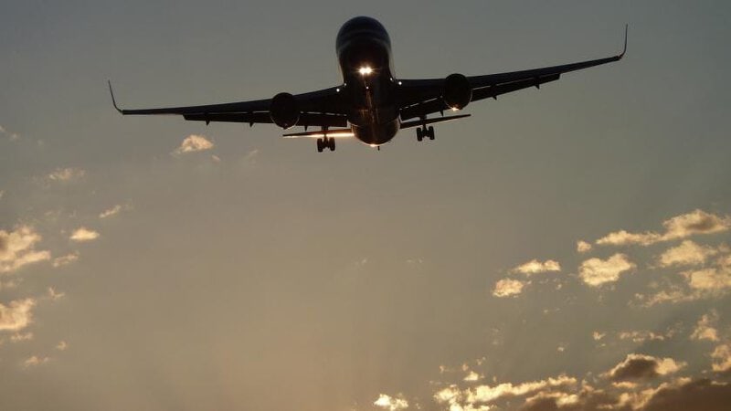 Avión de Iberia en Barajas listo para vuelo directo Madrid Toronto