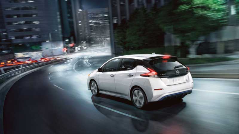 Электромобиль Nissan LEAF SV поддерживает быструю зарядку CHAdeMO. Электромобиль Nissan LEAF SV поддерживает быструю зарядку CHAdeMO.