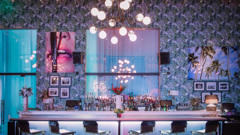 Luxury-Hotels-That-Have-Raised-The-Bar-With-Striking-Interior-Designs_1 Luxury-Hotels-That-Have-Raised-The-Bar-With-Striking-Interior-Designs_1 Luxury Hotels That Have Raised The Bar With Striking Interior Designs_1 luxury hotels Luxury Hotels That Have Raised The Bar With Striking Interior Designs Luxury Hotels That Have Raised The Bar With Striking Interior Designs 1