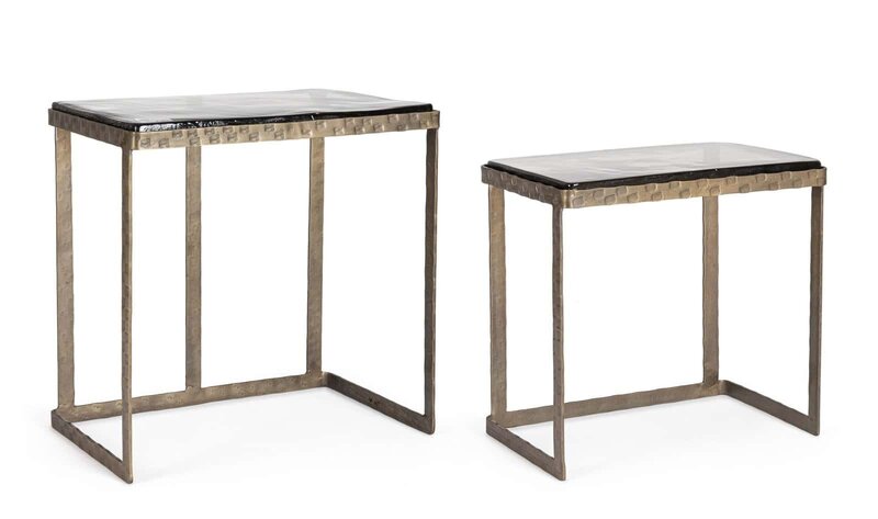 Mobili in metallo con top in vetro nero, complemento d'arredo elegante e durevole ideale per ambienti moderni.
