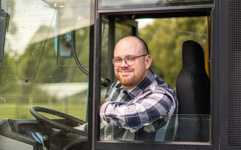 Portrait des Prokuristen und Standortleiters der Ambos GmbH Fabian Kämmerer.