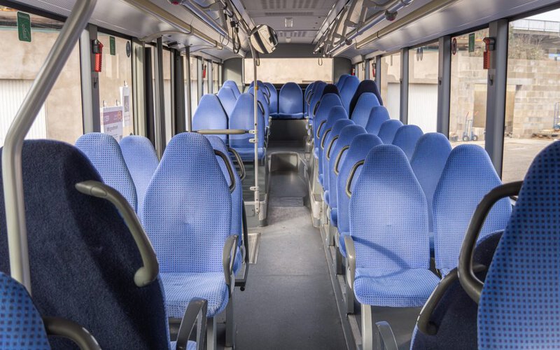 Fahrgastsitz in einem modernen Linienbus der Ambos GmbH.