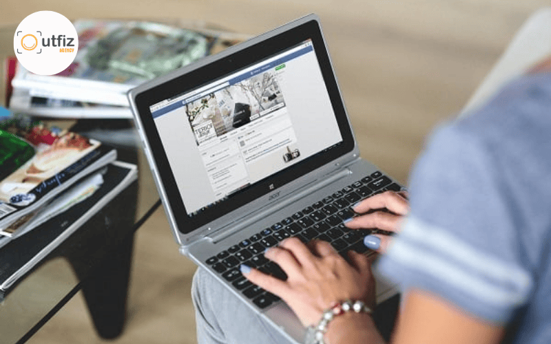 Lên bài đăng Facebook hàng ngày giúp duy trì lượt tương tác cho trang bán hàng của shop.