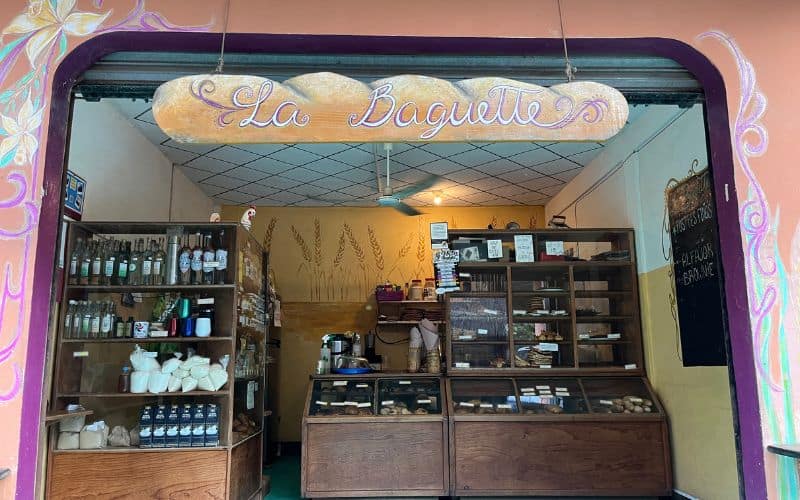 la baguette mazunte bakery in oaxaca
