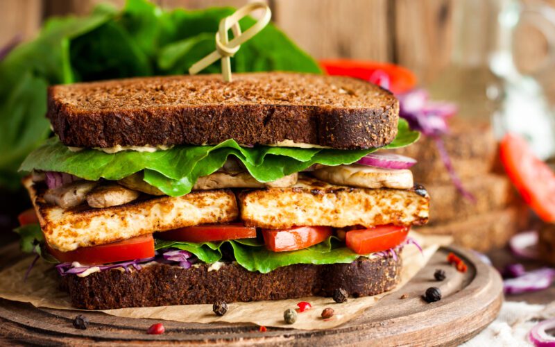 Veganes Sojasteak Sandwich
