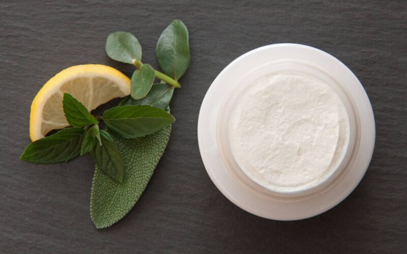 Natürliches Deodorant Vorteile & Rezept
