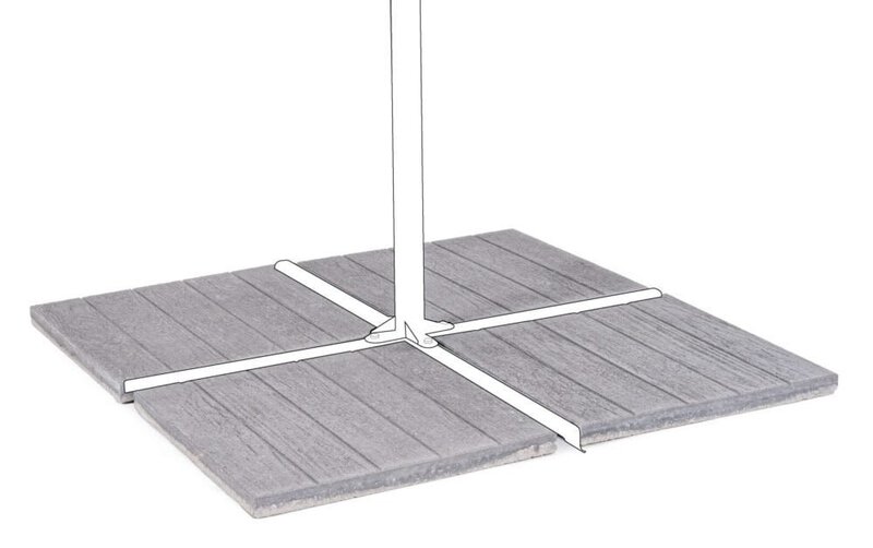 Struttura in legno e metallo per pergolato, ideale per giardini e spazi esterni.