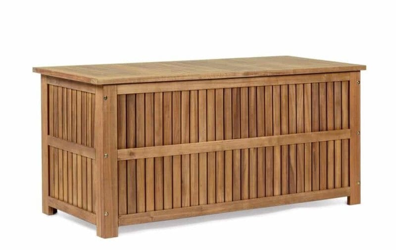 Banco in legno da esterno, perfetto per giardini con struttura robusta e design elegante in legno naturale.