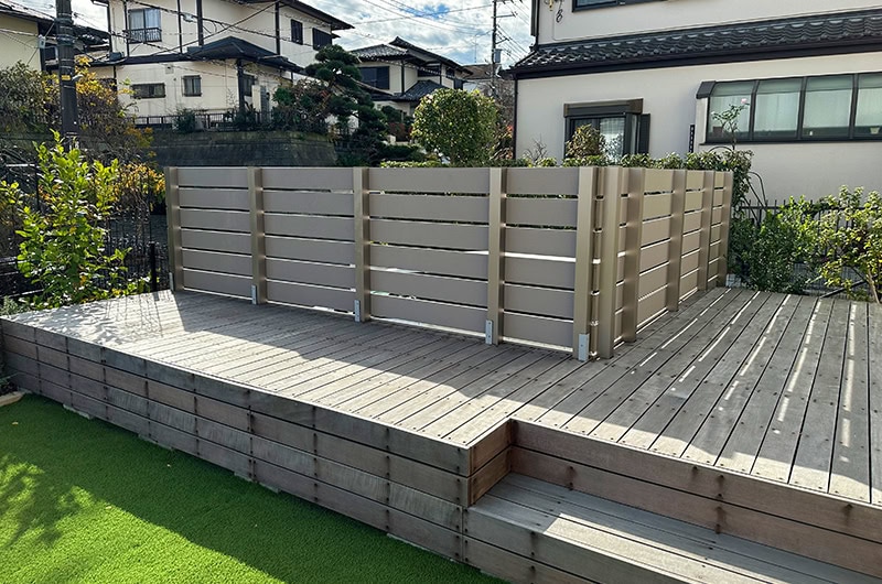 ウッドデッキ