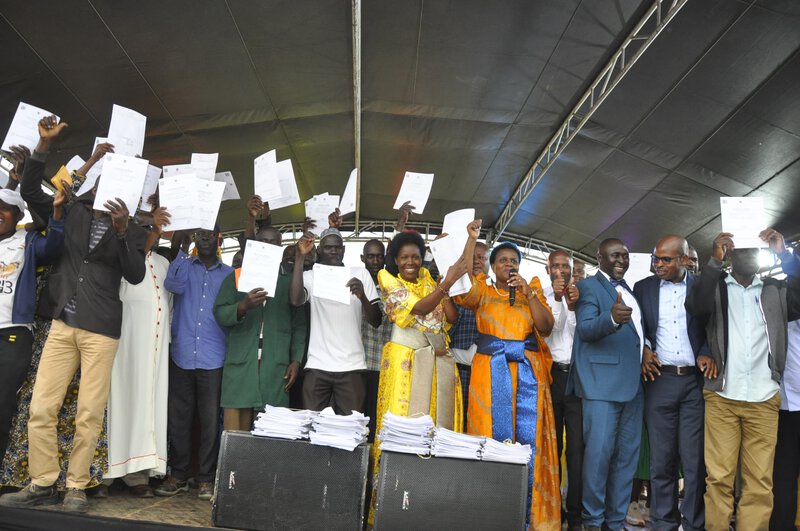 New Landlords: Gov’t Issues Over 1000 Land Titles To Residents Of Kikuube nab2
