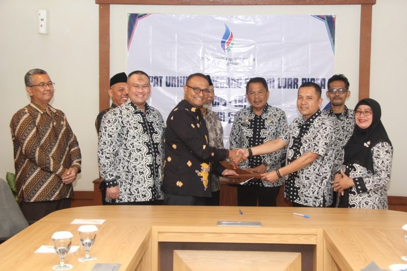 Pj. Bupati Subang Dr. Imran menyampaikan rasa bangganya karena semua BUMD di Kabupaten Subang berdasar penilaian BPKP maupun OJK dalam keadaan sehat.