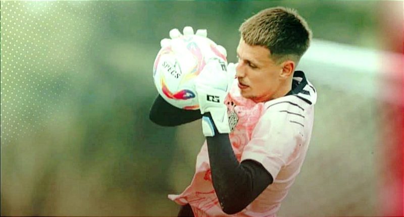 Penjaga gawang asal Belanda, Mike Hauptmeijer didatangkan dari klub PEC Zwolle liga Belanda.