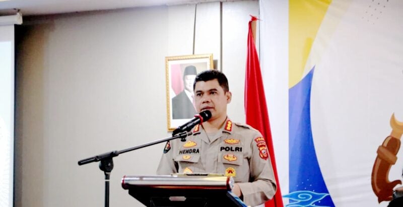 Kepolisian Daerah Jawa Barat (Polda Jabar) mengimbau masyarakat waspada cuaca ekstrim.