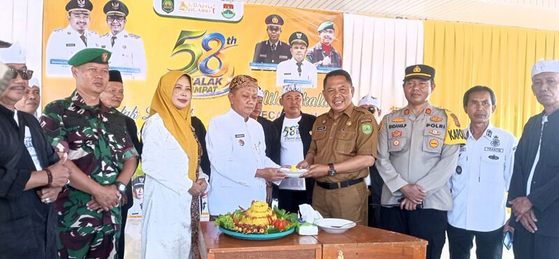 Puncak peringatan Milangkala Kecamatan Cisalak ke-58 berlangsung meriah di Alun-alun Kecamatan Cisalak, Senin (29/6/2026).
