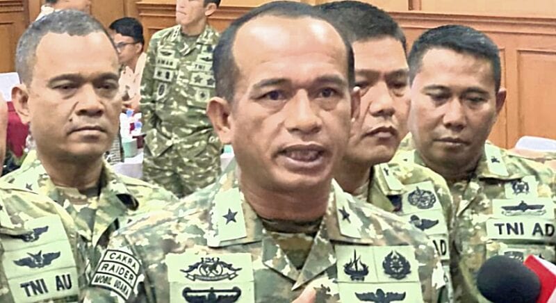 Kapuspen TNI, Muhamad Nas, menegaskan bahwa pengamanan di kediaman Jaksa Agung Muda Tindak Pidana Khusus (Jampidsus), Febrie Adriansyah, dilakukan atas permintaan resmi dari Kejaksaan Agung Republik Indonesia.