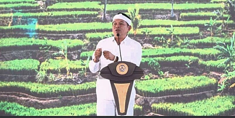 Pemprov Jabar akan mengevaluasi operasional angkutan kota (angkot), khususnya armada antarkabupaten dan antarkota. 