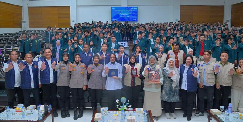 Polda Jabar bekali ribuan mahasiswa baru Institut Teknologi Bandung (ITB) dengan edukasi terkait pencegahan dan penanganan kekerasan di lingkungan kampus.