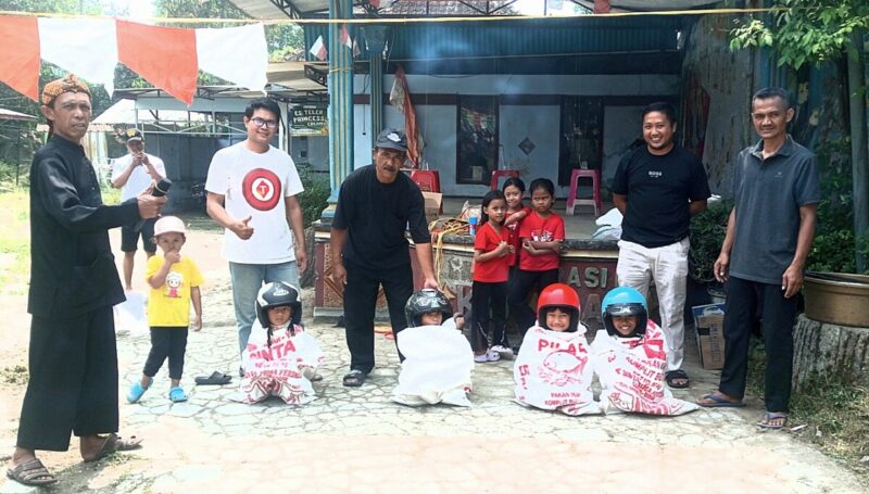 Antusias anak-anak saat mengikuti perlombaan di HUT  Kemerdekaan ke-81 RI. 