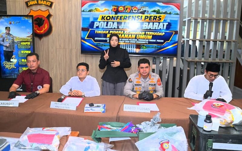Kabid Humas Polda Jabar Kombes Pol Hendra Rochmawan mengatakan, merupakan salah satu anggota yang aktif dalam grup WhatsApp True Crime Community.