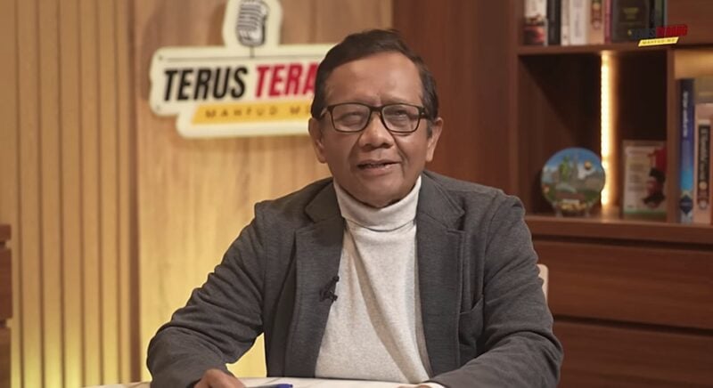 Mahfud MD soroti perubahan gaya pemerintahan Prabowo, mulai jarang ke luar negeri hingga lebih berhati-hati dalam berpidato. 