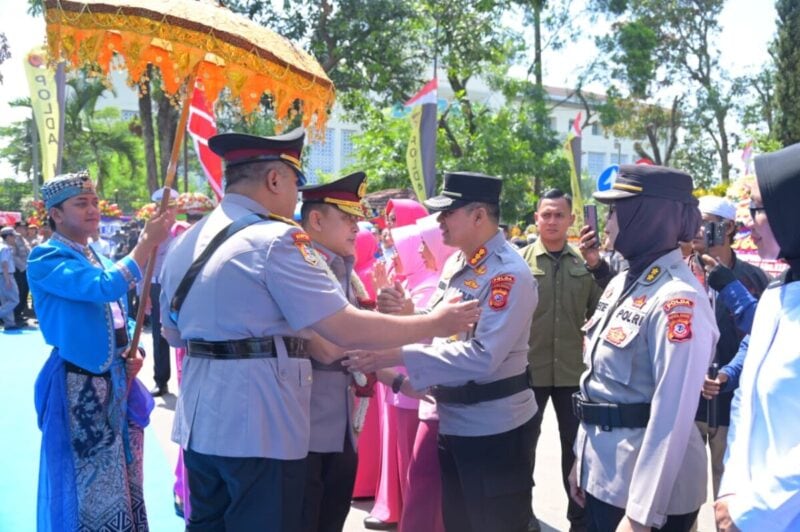 Brigjen Pol. Rachmad Iswan Nusi dipercaya mengemban jabatan Wakapolda Jabar menggantikan Brigjen Pol. Adi Vivid Agustiadi Bachtiar. 