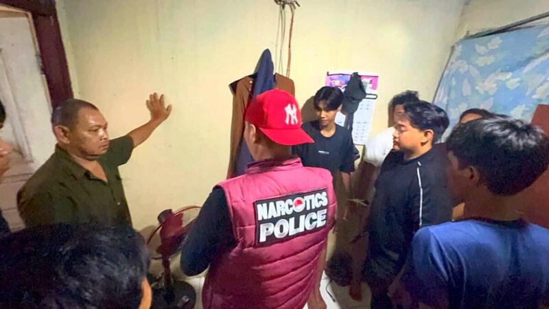 petugas berhasil mengamankan seorang pria bernama Faisal yang diduga kuat terlibat dalam peredaran obat keras jenis Tramadol di wilayah Bogor Barat, Kota Bogor.