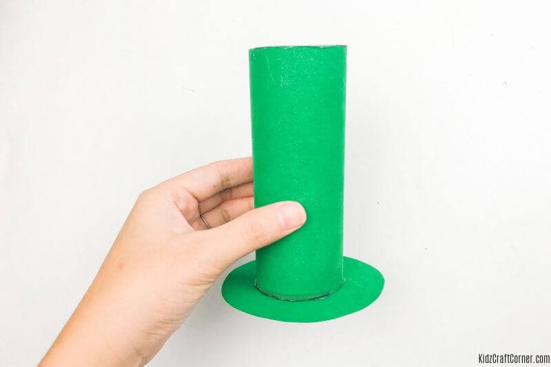 Leprechaun hat finished coloring green