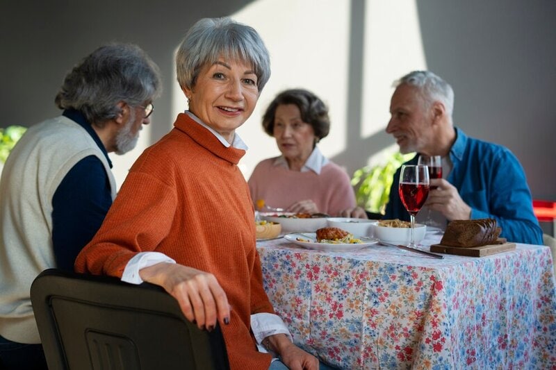 dining in senior living in michigan