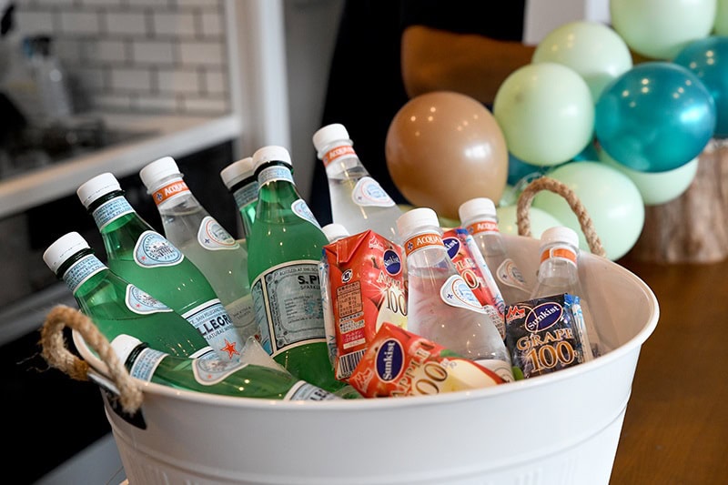 恐竜テーマのバースデーデコレーション