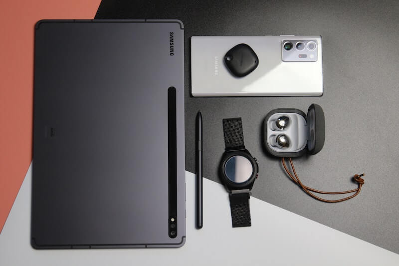 How-Does-Apple-AirTag-and-Samsung-SmartTag-Bluetooth-Tracker-Work