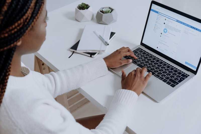 Switching-from-the-Messenger-App-to-the-Facebook-App-or-Website