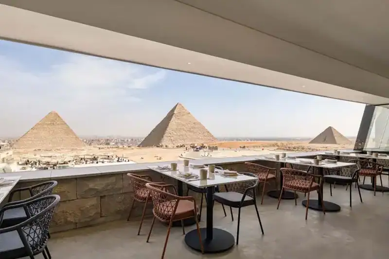Best restaurants in Cairo with Pyramid views at Khufu's