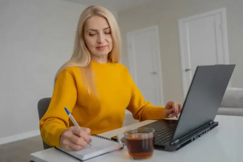 Woman using AMATUM Skills Analyzer for skill gap analysis and career development
