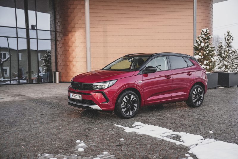 Opel Grandland Plug-in-Hybrid 300