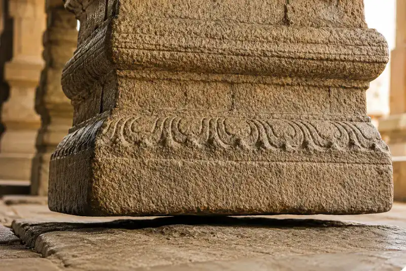 hanging pillar of lepakshi temple