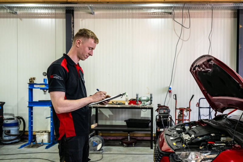 FZ-Auto's-werkplaats-Peize