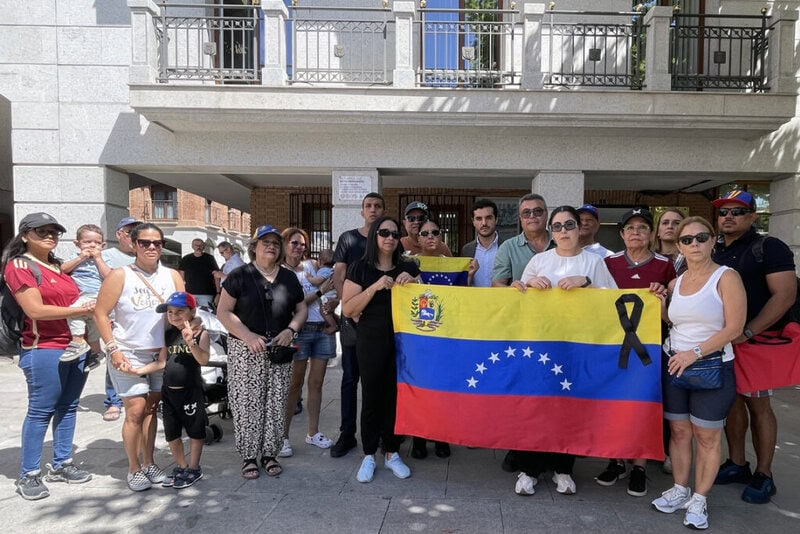 Minuto de silencio en Torrejón por terremotos en Venezuela