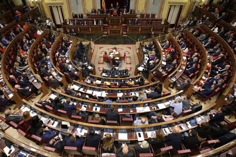 Pleno del Ayuntamiento de Torrejón de Ardoz debatiendo moción electoral