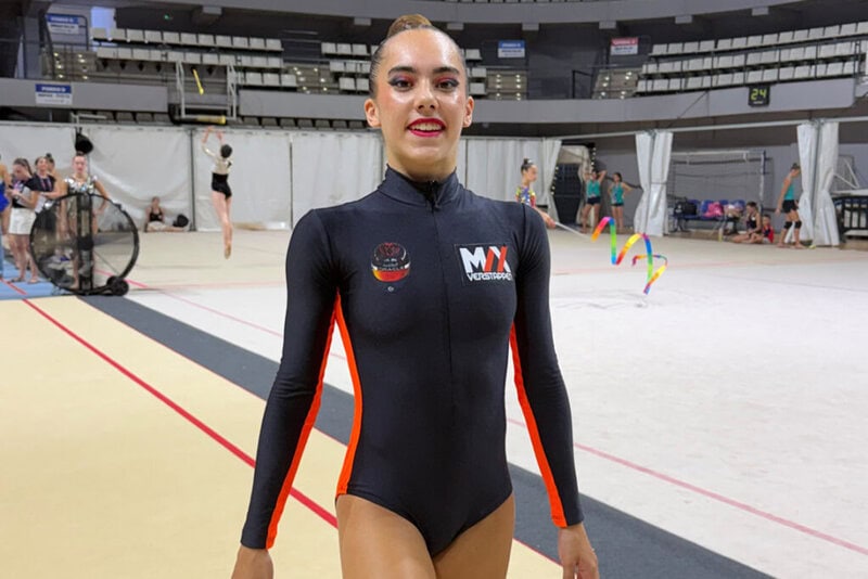 Bárbara Herrera compitiendo en campeonato de gimnasia en Torrejón