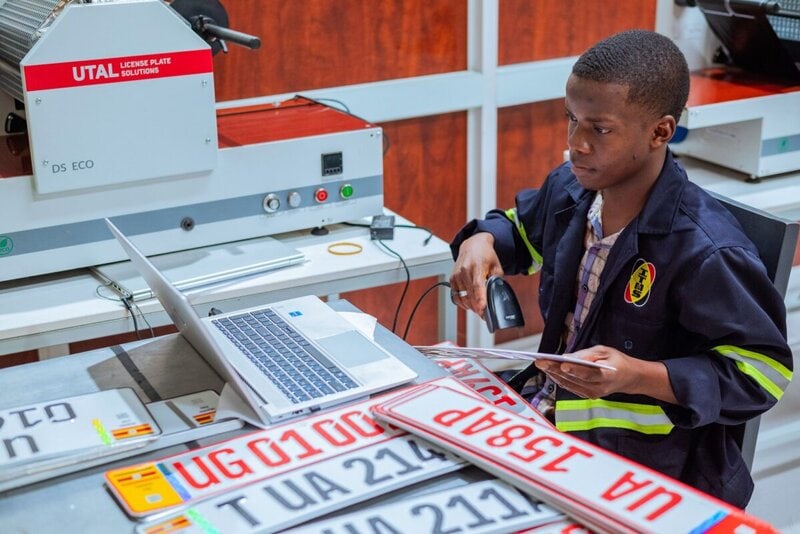 New Traffic Automated Penalties with full EPS Auto System Commence but will the boda boda mess be sorted uganda-new-DIGITAL-number-plates-1200×800
