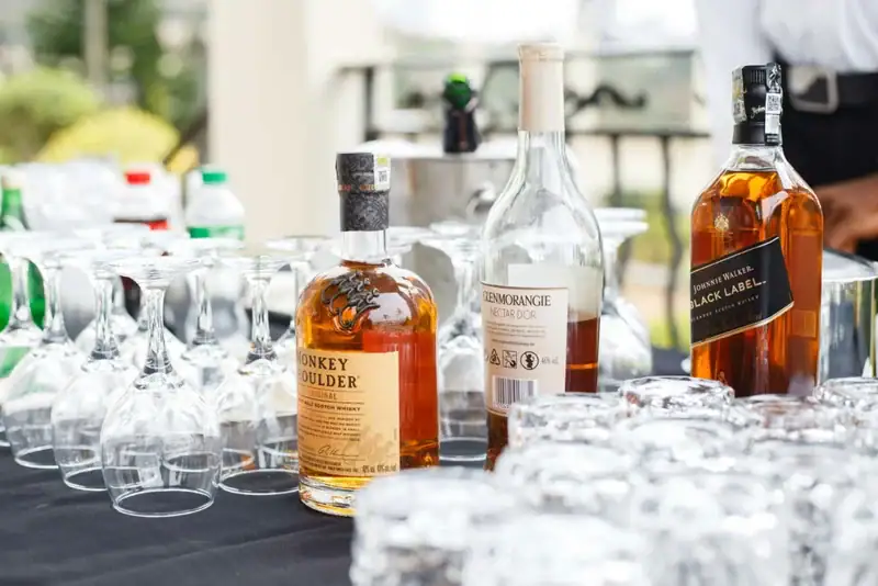 Whiskey Sets Copy Hawaii Mobile Bartending Services